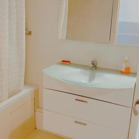 Homestay Paris 1-10 *