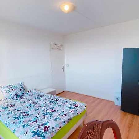 Homestay Paris 1-10 *