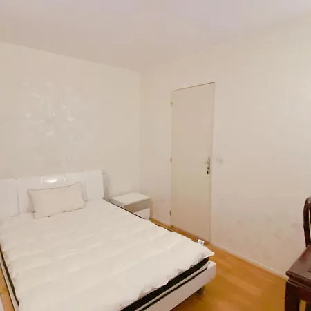 Homestay Paris 1-10 *